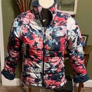North face coat size small ( 7/8 ) .